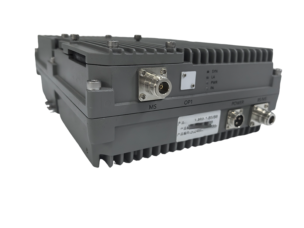  鹤峰三频手机信号接收器2000㎡